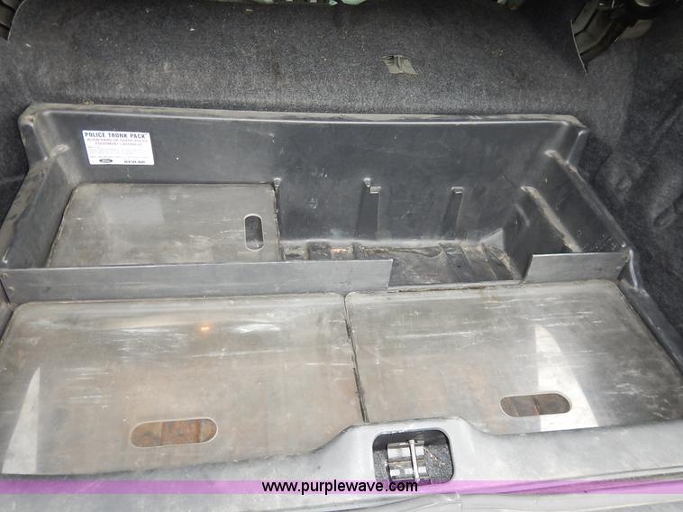 image for item J3863 2009 Ford Crown Victoria Police Interceptor