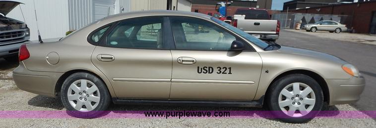 image for item J3871 2001 Ford Taurus LX