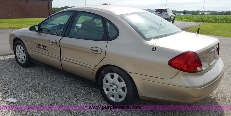 image for item J3871 2001 Ford Taurus LX