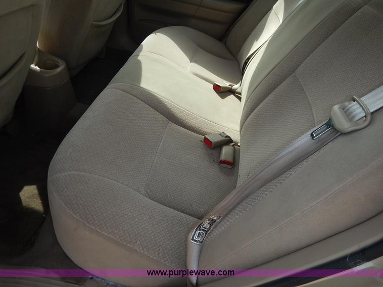 image for item J3871 2001 Ford Taurus LX