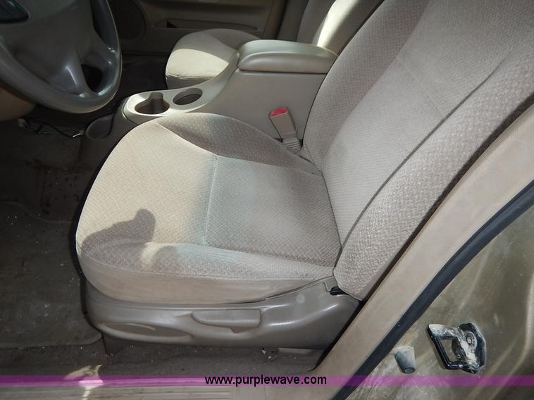 image for item J3871 2001 Ford Taurus LX