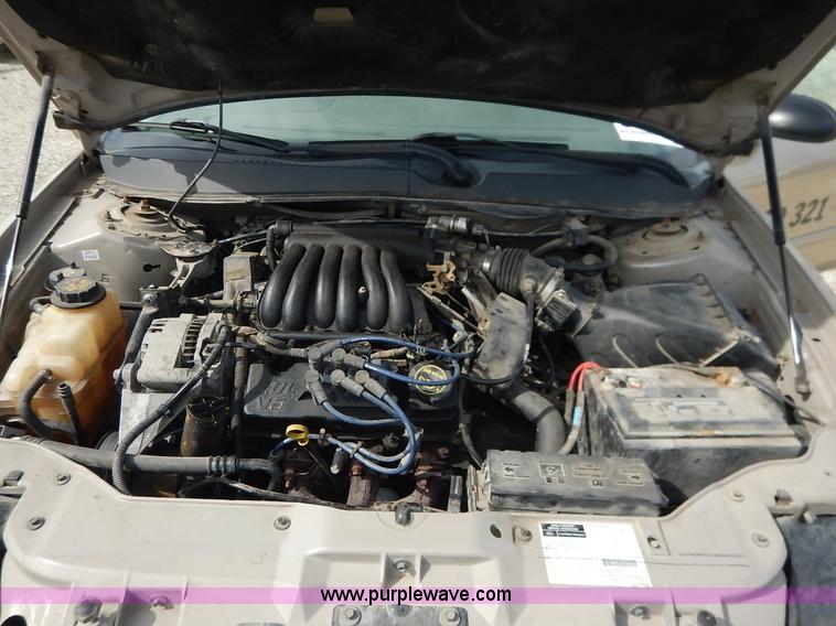 image for item J3871 2001 Ford Taurus LX