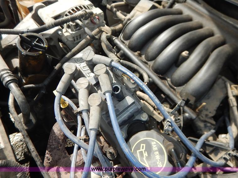 image for item J3871 2001 Ford Taurus LX