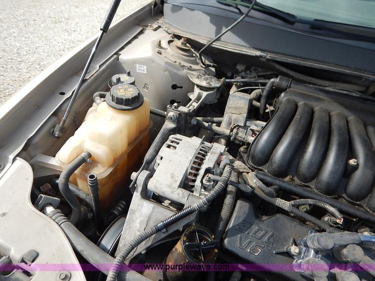 image for item J3871 2001 Ford Taurus LX