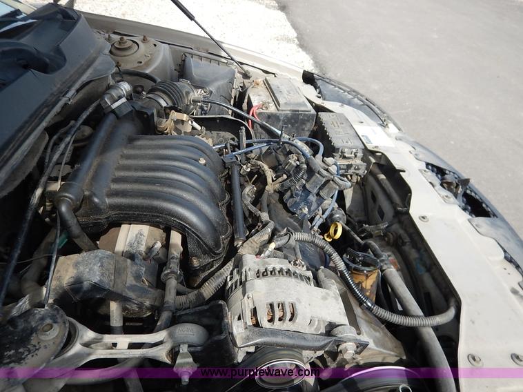 image for item J3871 2001 Ford Taurus LX