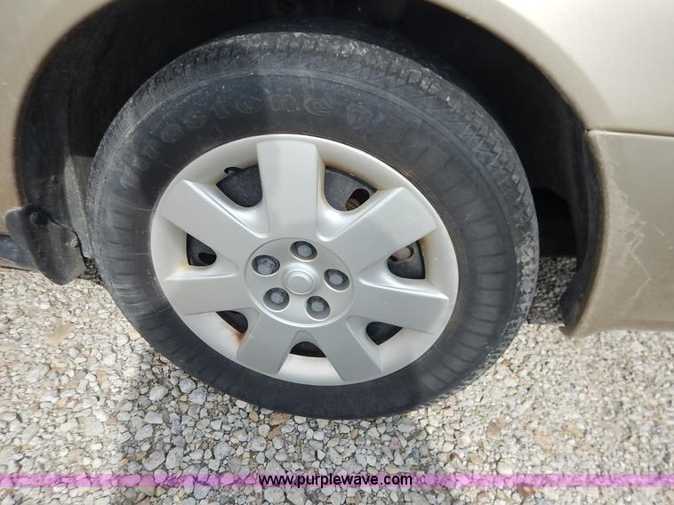 image for item J3871 2001 Ford Taurus LX