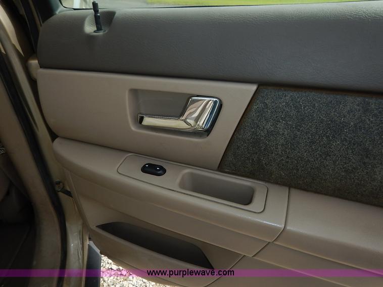 image for item J3871 2001 Ford Taurus LX