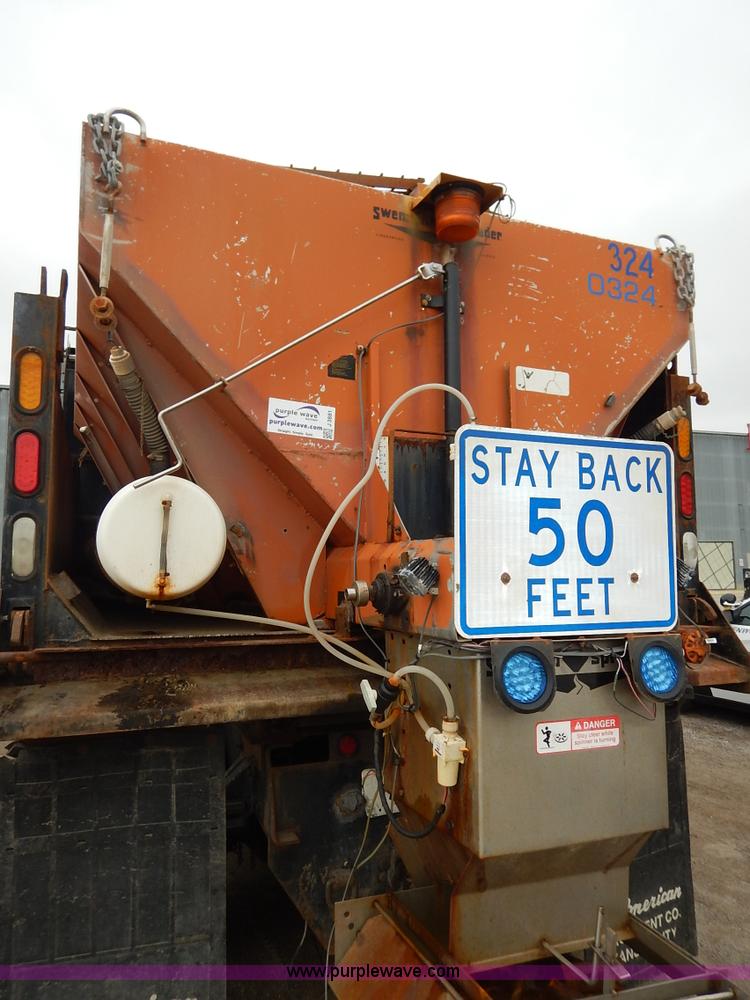 image for item J3881 1996 Swenson EV100 spreader