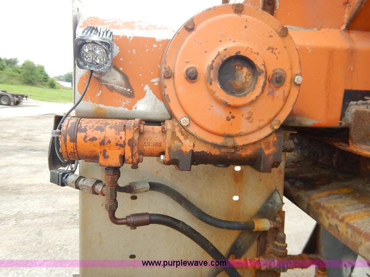 image for item J3881 1996 Swenson EV100 spreader