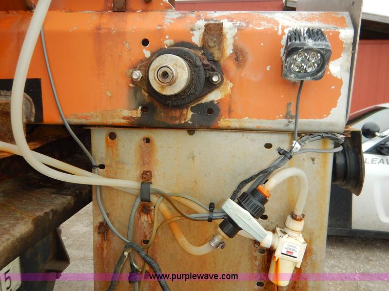 image for item J3881 1996 Swenson EV100 spreader