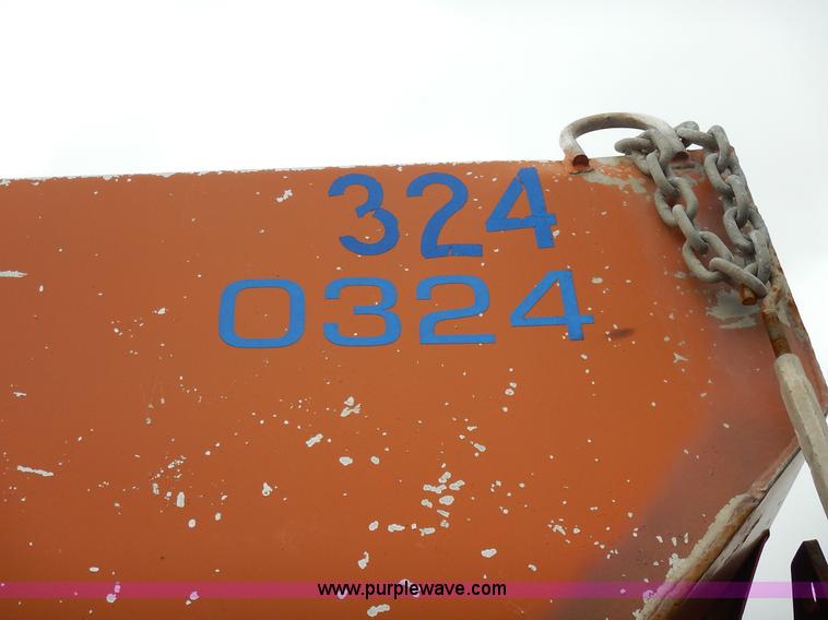 image for item J3881 1996 Swenson EV100 spreader