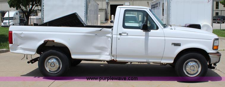 image for item J5990 1995 Ford F250 HD XL pickup truck