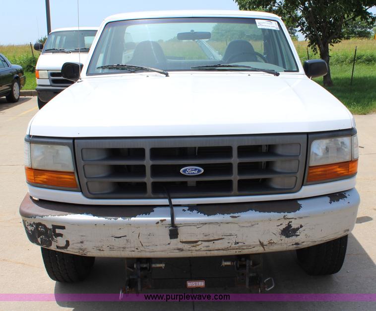 image for item J5990 1995 Ford F250 HD XL pickup truck