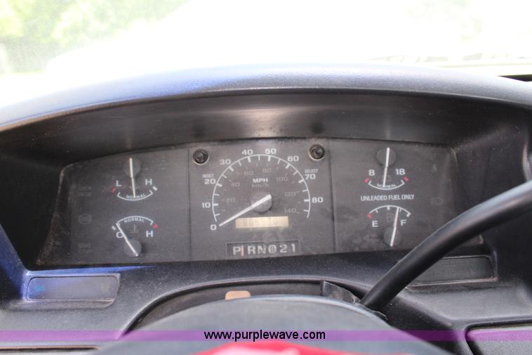 image for item J5990 1995 Ford F250 HD XL pickup truck