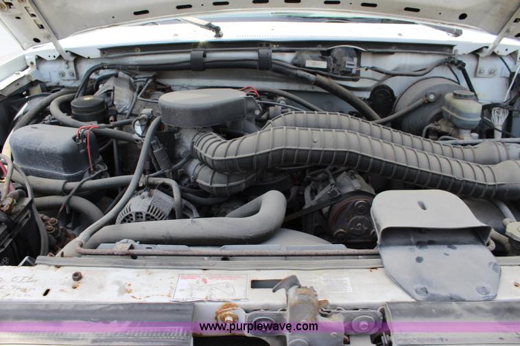 image for item J5990 1995 Ford F250 HD XL pickup truck