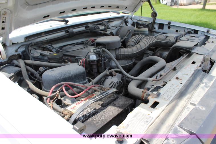 image for item J5990 1995 Ford F250 HD XL pickup truck