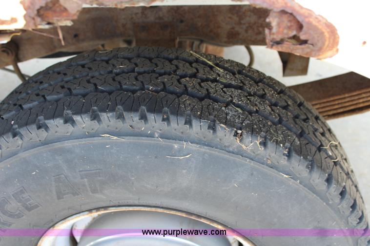 image for item J5990 1995 Ford F250 HD XL pickup truck