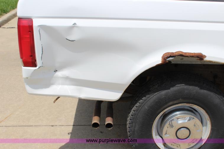 image for item J5990 1995 Ford F250 HD XL pickup truck