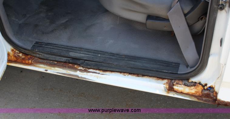 image for item J5990 1995 Ford F250 HD XL pickup truck