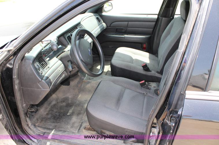image for item J5991 2008 Ford Crown Victoria Police Interceptor