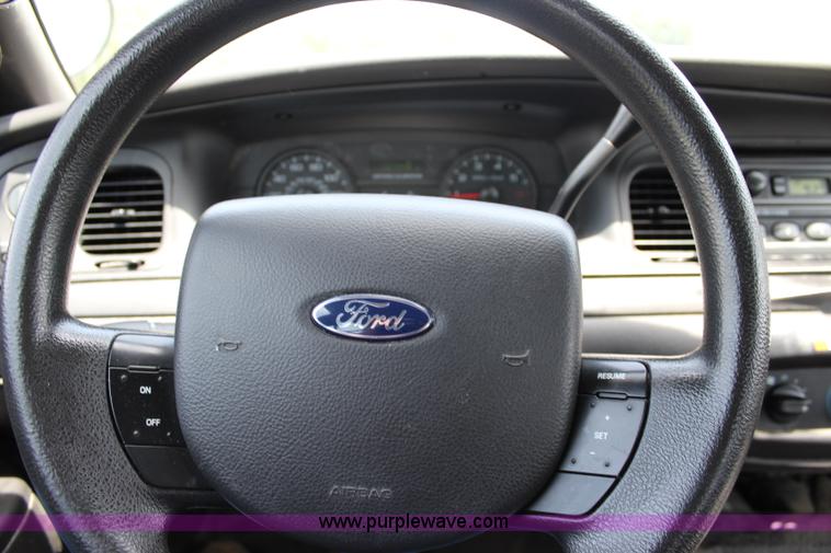 image for item J5991 2008 Ford Crown Victoria Police Interceptor