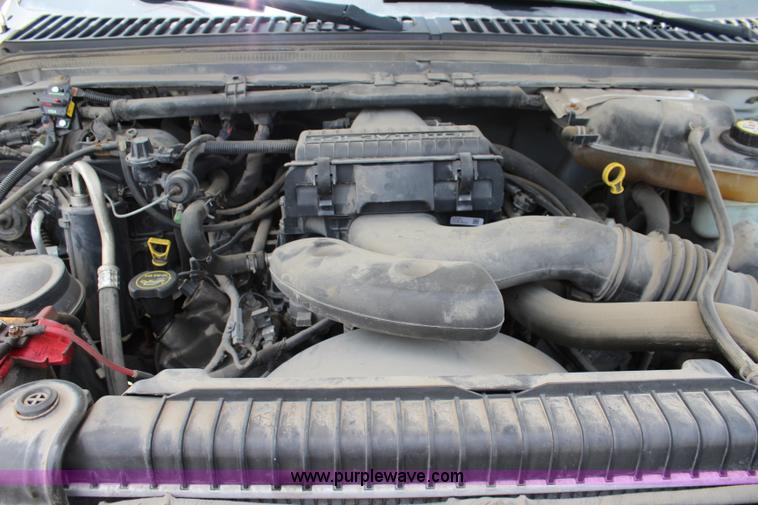 image for item J5992 2005 Ford F250 Super Duty Crew Cab pickup truck