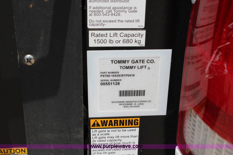 image for item J5992 2005 Ford F250 Super Duty Crew Cab pickup truck