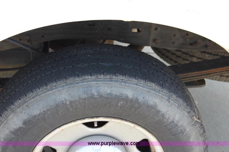 image for item J5992 2005 Ford F250 Super Duty Crew Cab pickup truck