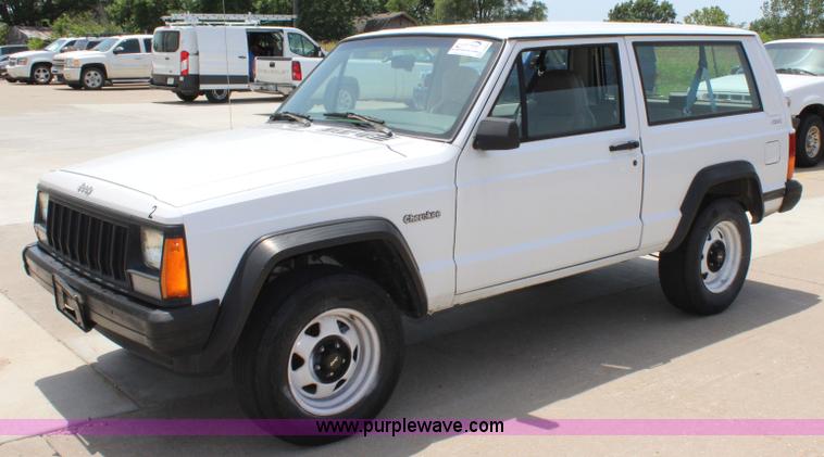 image for item J5995 1995 Jeep Cherokee SE SUV