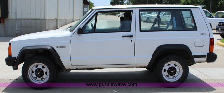 image for item J5995 1995 Jeep Cherokee SE SUV