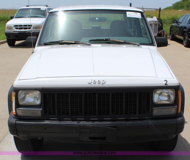 image for item J5995 1995 Jeep Cherokee SE SUV