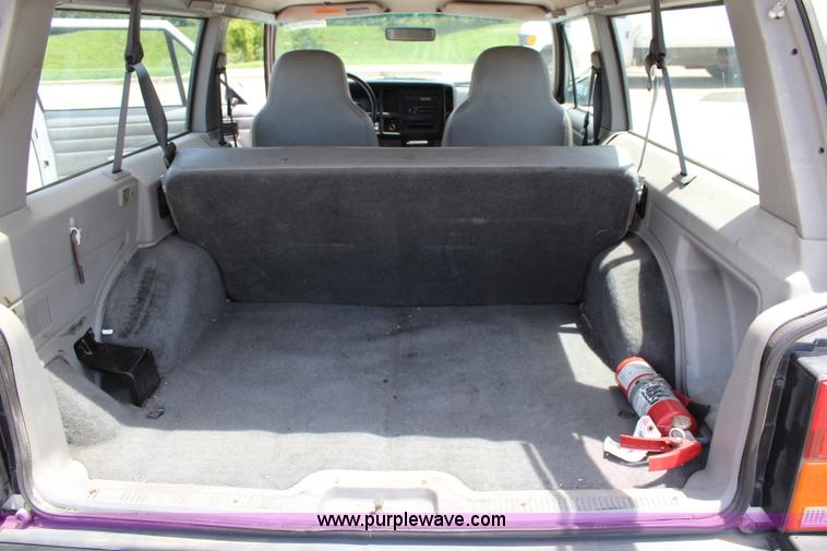 image for item J5995 1995 Jeep Cherokee SE SUV