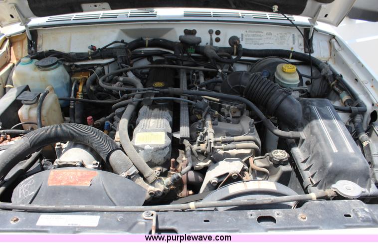 image for item J5995 1995 Jeep Cherokee SE SUV