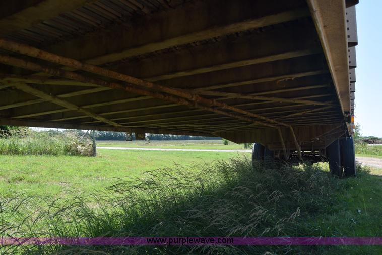 image for item J6590 2002 Guthrie Wilkens live bottom trailer