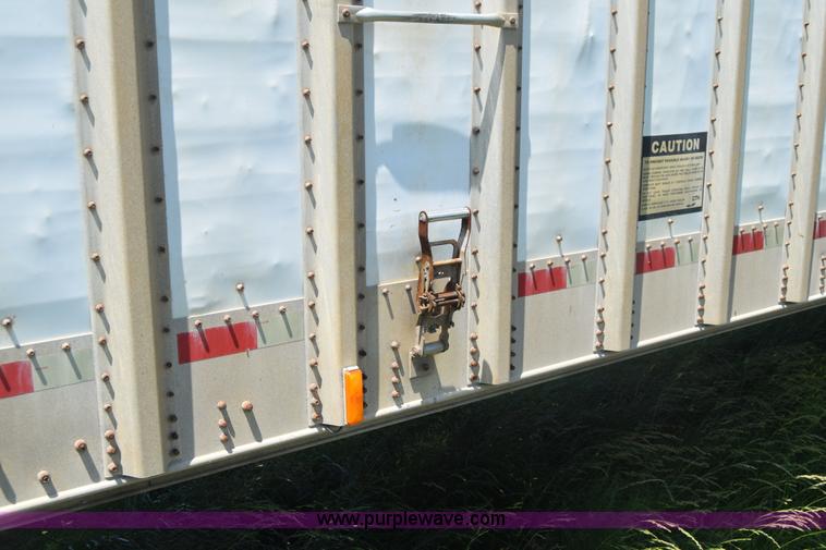 image for item J6590 2002 Guthrie Wilkens live bottom trailer