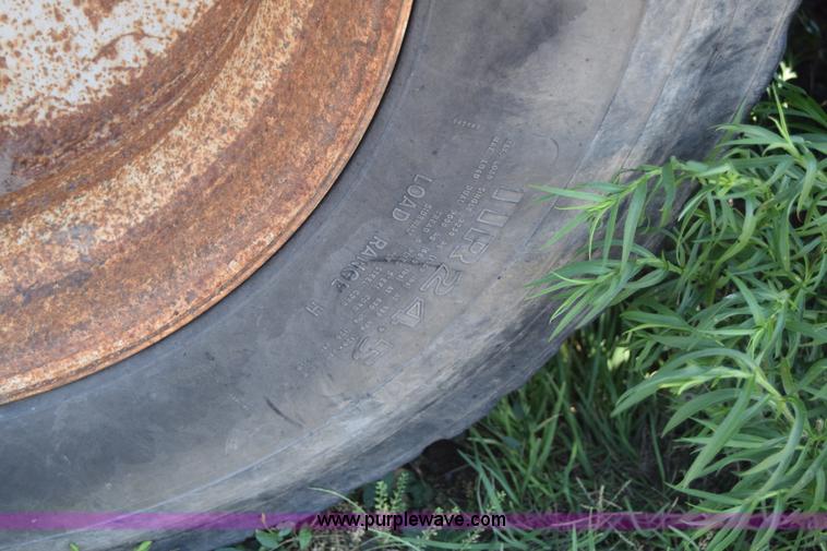 image for item J6590 2002 Guthrie Wilkens live bottom trailer