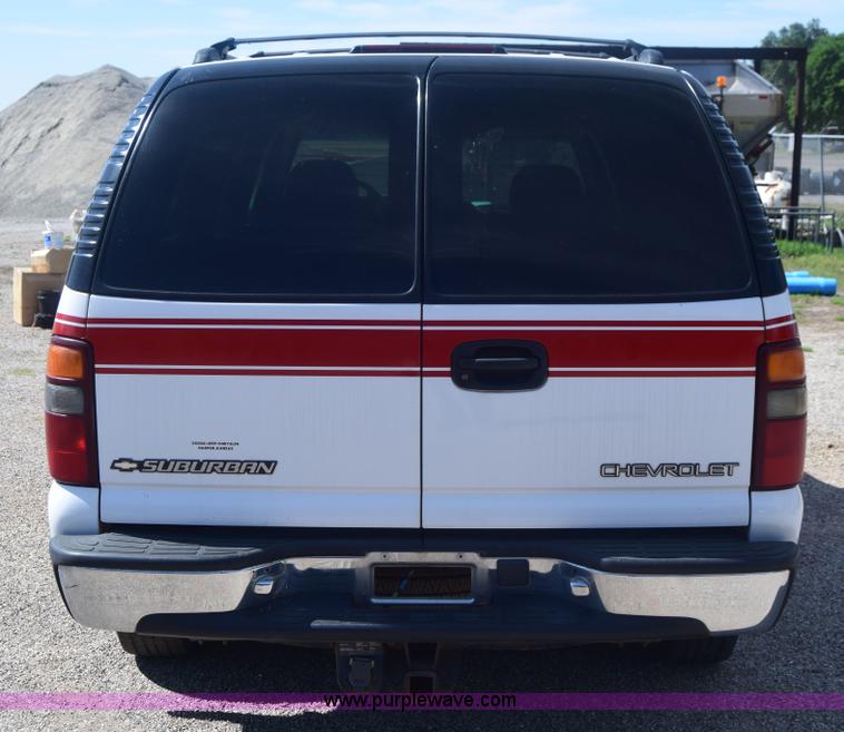 image for item J6593 2000 Chevrolet Suburban 1500 SUV