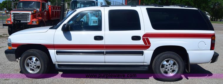 image for item J6593 2000 Chevrolet Suburban 1500 SUV