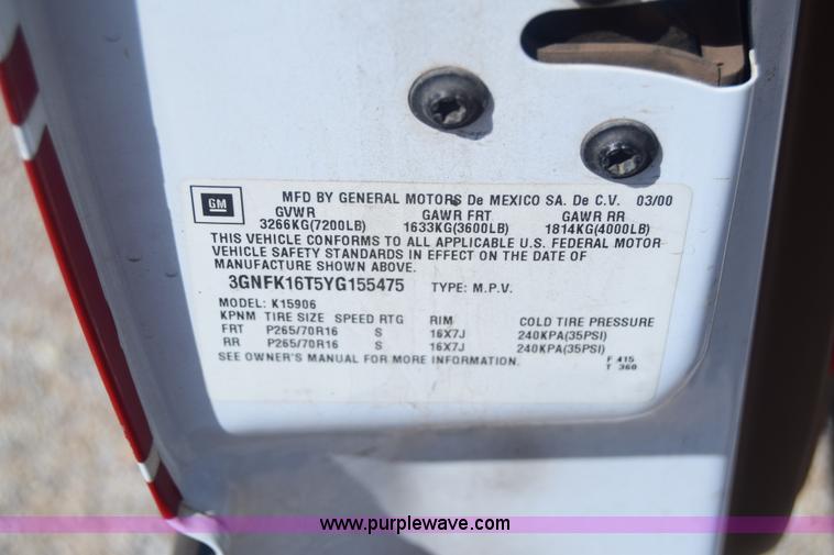 image for item J6593 2000 Chevrolet Suburban 1500 SUV