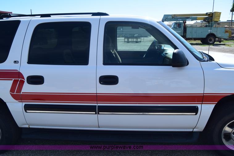 image for item J6593 2000 Chevrolet Suburban 1500 SUV