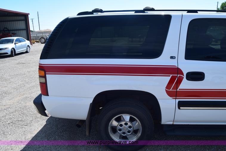 image for item J6593 2000 Chevrolet Suburban 1500 SUV