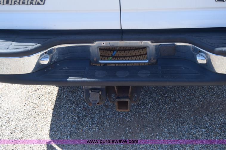 image for item J6593 2000 Chevrolet Suburban 1500 SUV