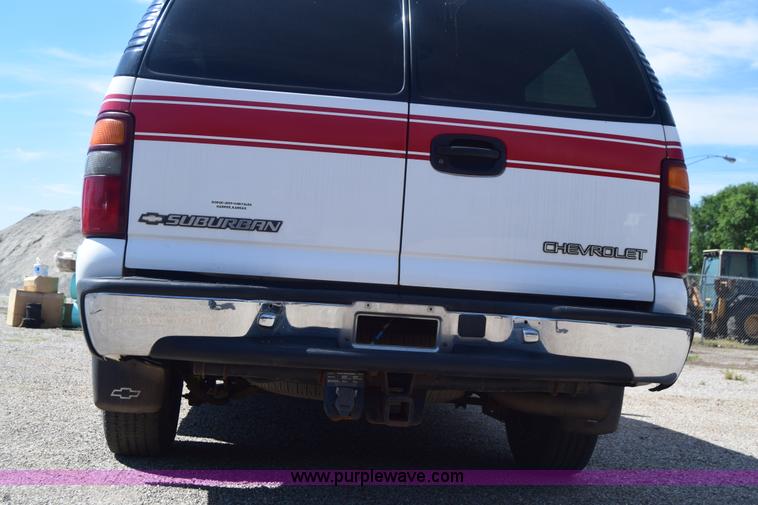 image for item J6593 2000 Chevrolet Suburban 1500 SUV