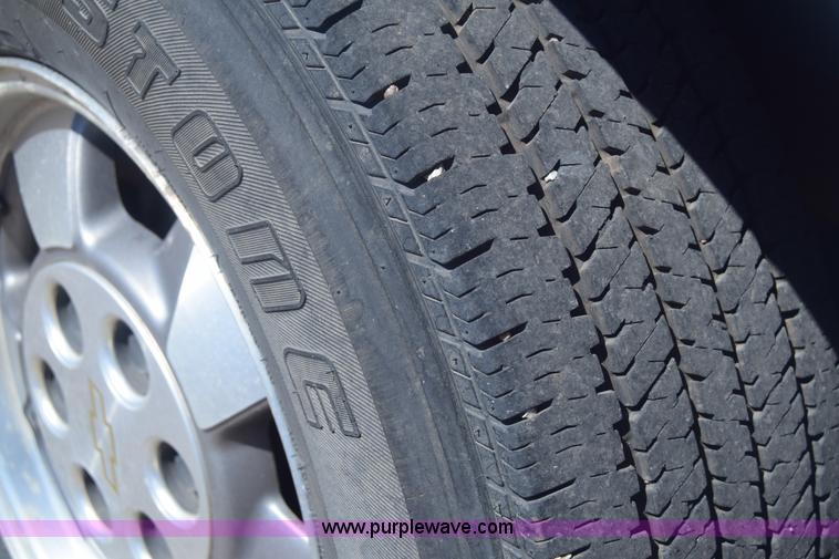 image for item J6593 2000 Chevrolet Suburban 1500 SUV