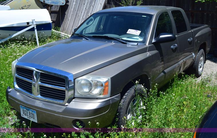 image for item J6603 2006 Dodge Dakota SLT Quad Cab pickup truck