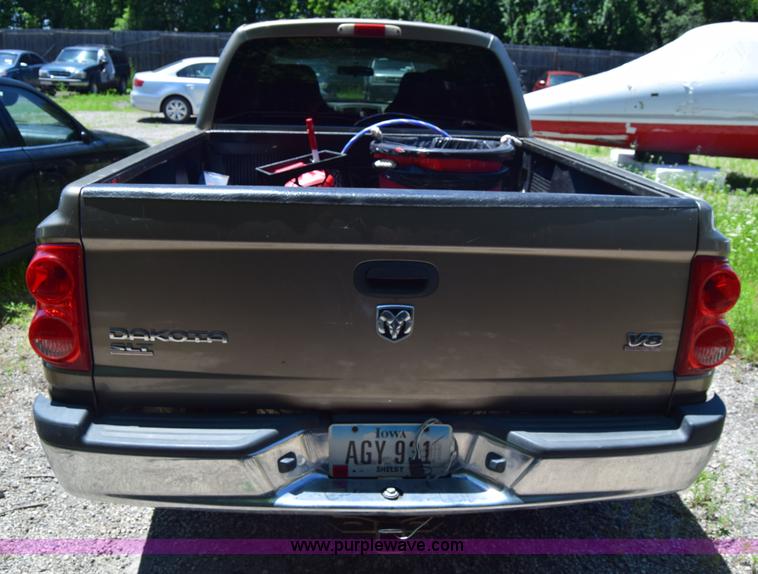 image for item J6603 2006 Dodge Dakota SLT Quad Cab pickup truck