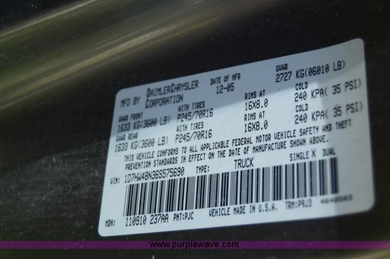 image for item J6603 2006 Dodge Dakota SLT Quad Cab pickup truck