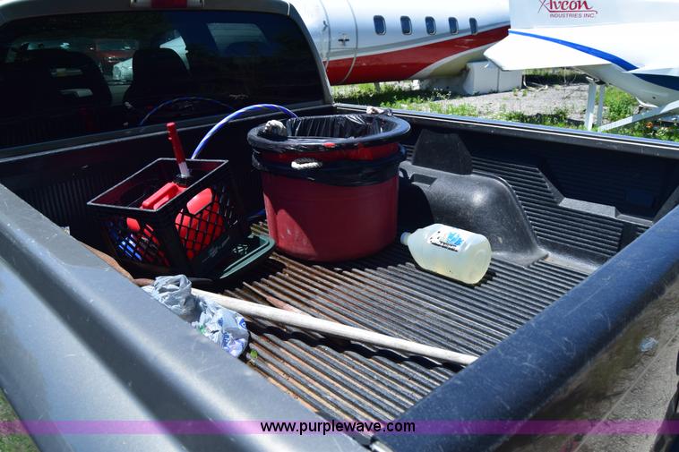 image for item J6603 2006 Dodge Dakota SLT Quad Cab pickup truck