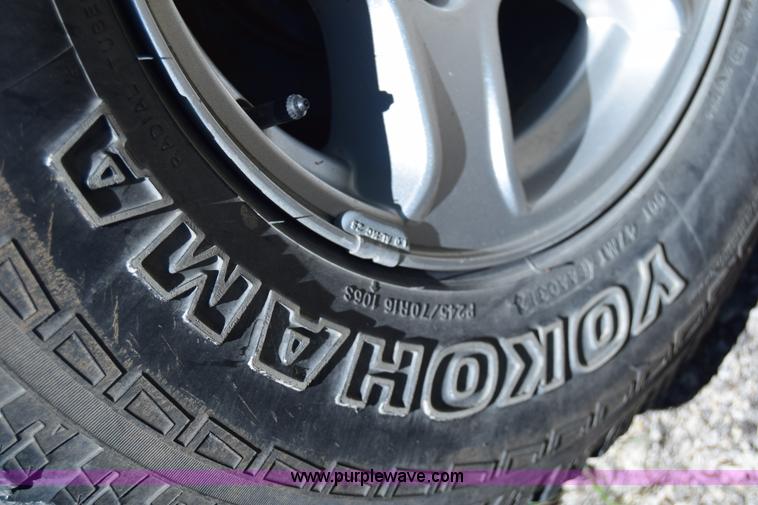 image for item J6603 2006 Dodge Dakota SLT Quad Cab pickup truck