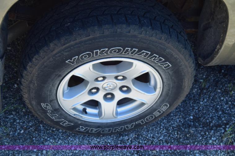 image for item J6603 2006 Dodge Dakota SLT Quad Cab pickup truck